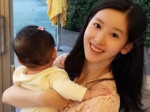 奶茶吃瓜女友,女友间的甜蜜吃瓜时光