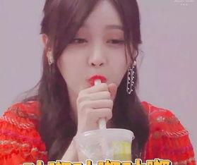 奶茶吃瓜女友,女友间的甜蜜吃瓜时光 第2张 奶茶吃瓜女友,女友间的甜蜜吃瓜时光 第2张