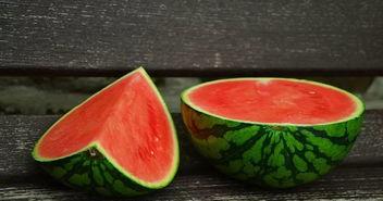 要谨慎吃瓜,揭秘网络舆论背后的真相与风险  第2张