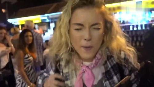 挑战女友吃瓜,揭秘甜蜜背后的“酸辣”对决  第3张