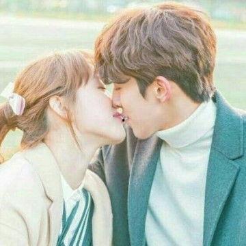 情侣吃瓜接吻图片,情侣吃瓜接吻,共享浪漫时光 第2张 情侣吃瓜接吻图片,情侣吃瓜接吻,共享浪漫时光 第2张