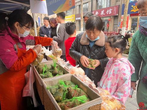 千鹤夜市吃瓜群众,吃瓜群众的欢乐盛宴 第3张 千鹤夜市吃瓜群众,吃瓜群众的欢乐盛宴 第3张