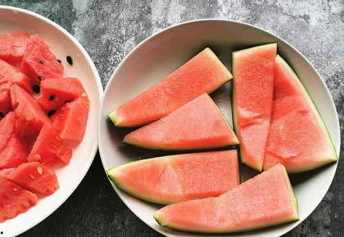 瓜皮爱吃瓜吃鸡,瓜瓜果果与鸡鸣声声的味蕾盛宴