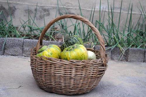 黔江吃瓜事件,一场引发社会热议的街头冲突事件  第2张