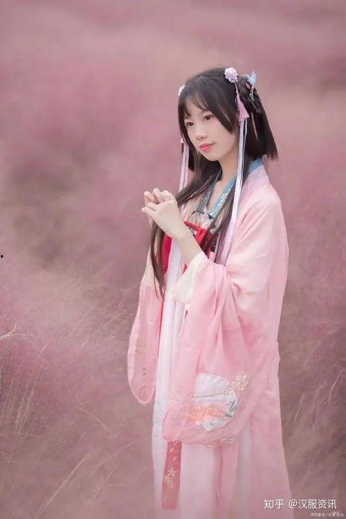 吃瓜女生汉服,吃瓜女生与汉服的时尚邂逅  第3张