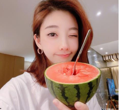 粉丝吃瓜影视,粉丝吃瓜,揭秘影视圈幕后真相 第2张 粉丝吃瓜影视,粉丝吃瓜,揭秘影视圈幕后真相 第2张