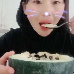 吃瓜运动的视频,揭秘网络视频热潮背后的故事 第2张 吃瓜运动的视频,揭秘网络视频热潮背后的故事 第2张