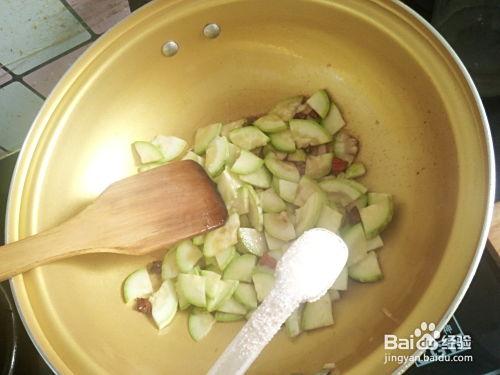 产妇是否可以吃茭瓜,产妇能否食用茭瓜？  第3张