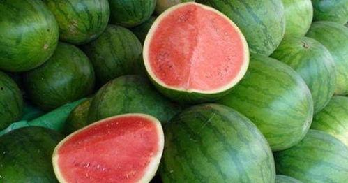 吃瓜不能喝水,为何吃瓜时不宜喝水?揭秘健康饮食小常识 第2张 吃瓜不能喝水,为何吃瓜时不宜喝水?揭秘健康饮食小常识 第2张