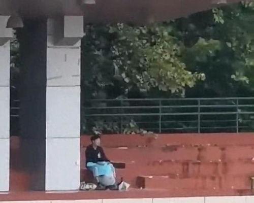 学校吃瓜考试视频,揭秘考试背后的趣味瞬间  第2张