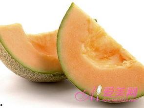 女子在线吃哈密瓜,女子直播在线品尝哈密瓜，甜蜜滋味引网友热议