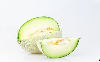 女子在线吃哈密瓜,女子直播在线品尝哈密瓜，甜蜜滋味引网友热议  第2张