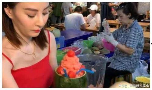 广西大妈吃瓜视频,一场接地气的乡村生活秀 第2张 广西大妈吃瓜视频,一场接地气的乡村生活秀 第2张