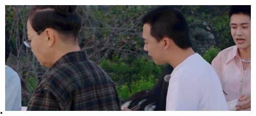 明星悄悄话吃瓜,揭秘娱乐圈背后的真实故事 第3张 明星悄悄话吃瓜,揭秘娱乐圈背后的真实故事 第3张