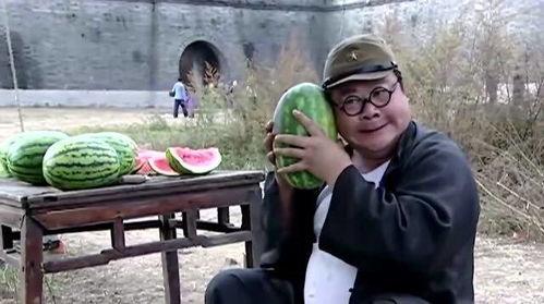 吃瓜剧情搞笑,一场吃瓜群众的欢乐盛宴  第2张