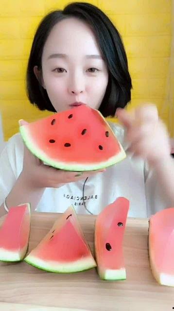 qq吃瓜吗,网络舆论场中的热点追踪与热议  第3张