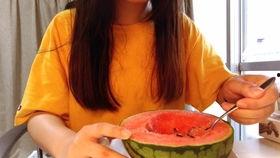 留学吃瓜投稿,揭秘留学生活中的“吃瓜”瞬间