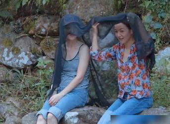 河边吃瓜视频,揭秘生活百态  第2张