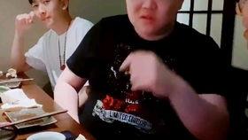 表演老师吃瓜,现场笑料百出  第3张