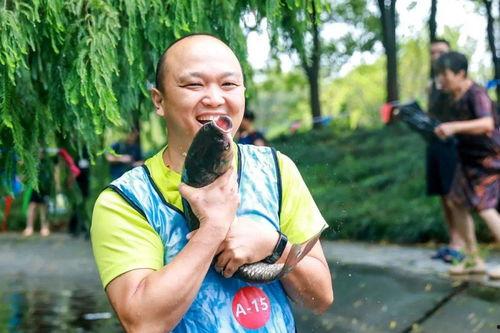 摸鱼 吃瓜,摸鱼吃瓜，轻松度日  第3张