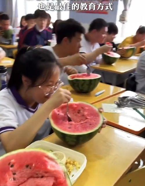 培训老师吃瓜,揭秘培训老师背后的“吃瓜”故事