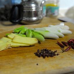 吃酱菜包瓜,酱菜包瓜的独特风味体验  第3张