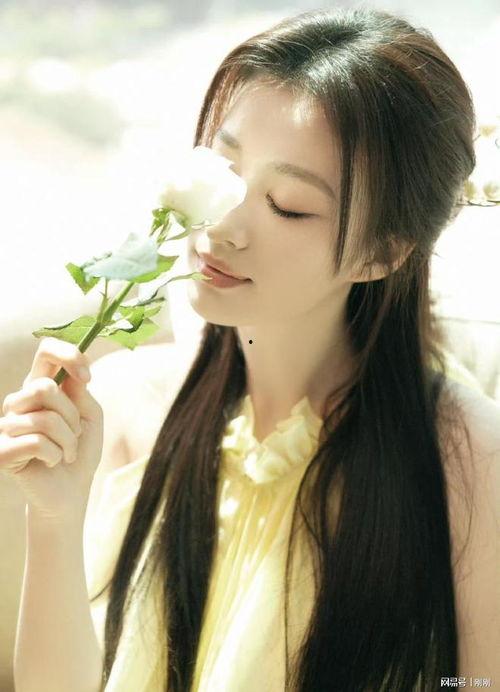 王楚然吃瓜图片,瓜界新宠儿 第1张 王楚然吃瓜图片,瓜界新宠儿 第1张