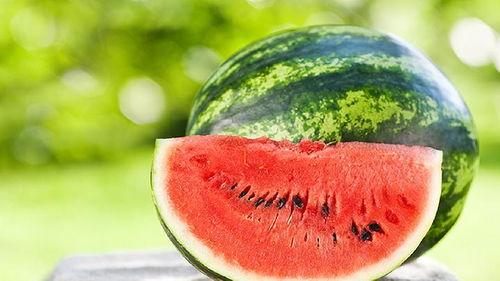 吃瓜容易减肥,轻松享“瘦”，美味与健康同行