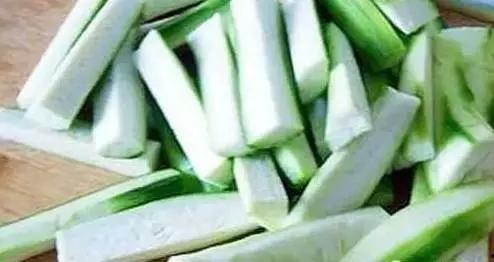 告皇帝吃瓜,宫廷中的闲话与权力游戏