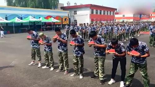 军人吃瓜比赛,军人吃瓜大赛欢乐上演 第3张 军人吃瓜比赛,军人吃瓜大赛欢乐上演 第3张