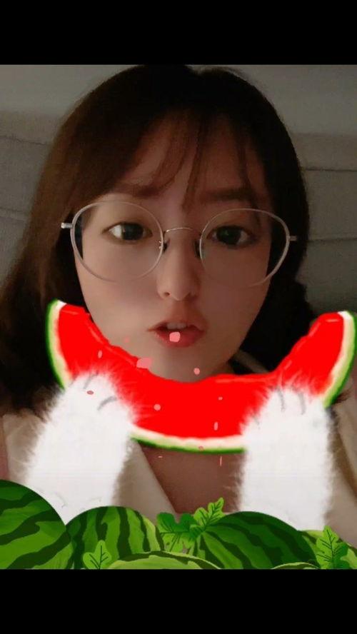 国内吃瓜女生,揭秘国内吃瓜女生的独特魅力与社交现象 第3张 国内吃瓜女生,揭秘国内吃瓜女生的独特魅力与社交现象 第3张