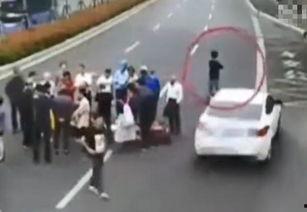 车祸吃瓜人视频  第2张