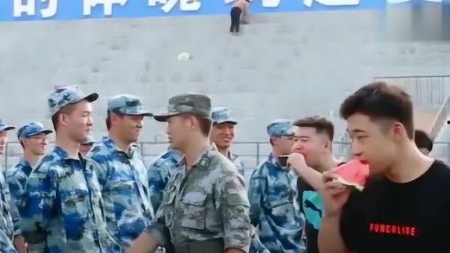军训了吃瓜  第2张