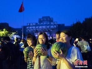 吃瓜群众美陈,揭秘“吃瓜群众”背后的美陈文化现象  第2张