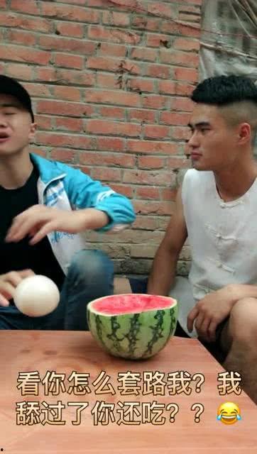 帅哥吃瓜搞笑视频,帅哥吃瓜搞笑视频，带你领略欢乐时光